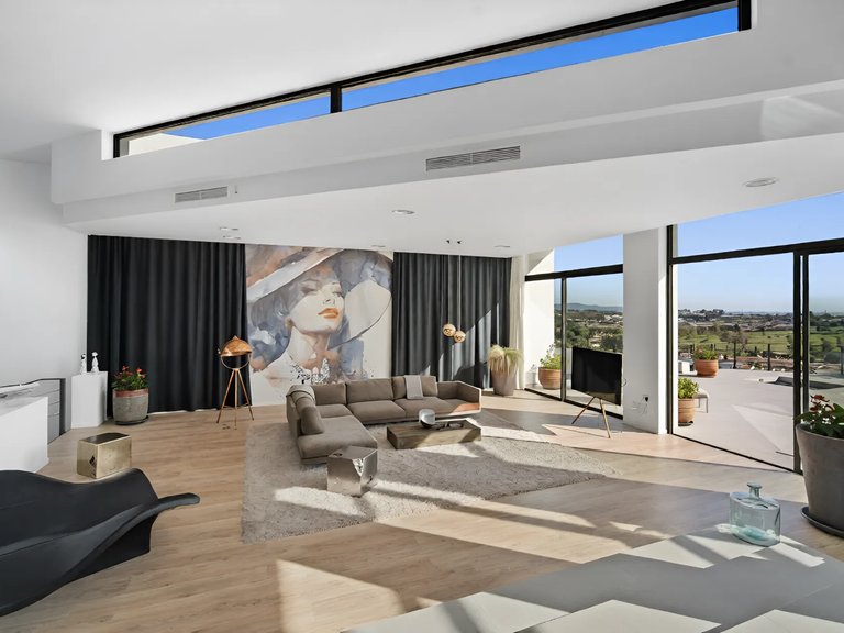 Villa for Sale in Benahavis, Malaga, Paraiso Alto 10