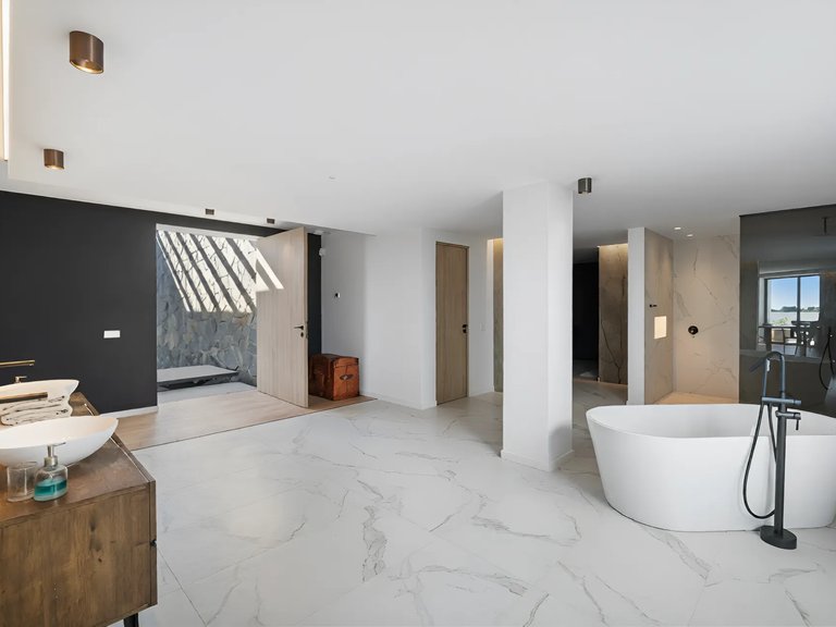 Villa for Sale in Benahavis, Malaga, Paraiso Alto 23