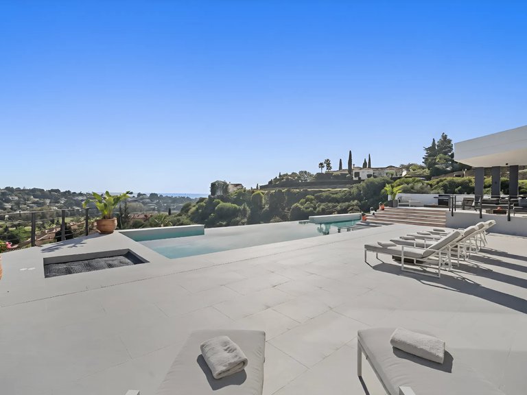 Villa for Sale in Benahavis, Malaga, Paraiso Alto 16