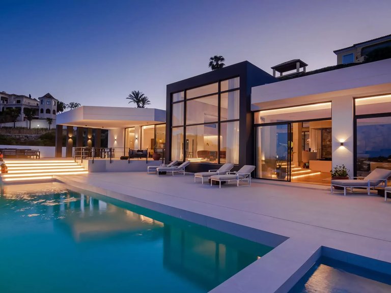 Villa for Sale in Benahavis, Malaga, Paraiso Alto 25