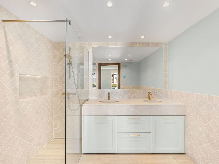 Penthouse for Sale in Marbella, Malaga, Nueva Andalucia 16