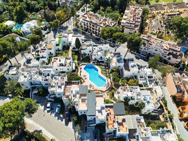 Penthouse for Sale in Marbella, Malaga, Nueva Andalucia 3