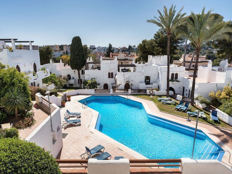Penthouse for Sale in Marbella, Malaga, Nueva Andalucia 29