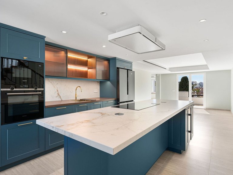 Penthouse for Sale in Marbella, Malaga, Nueva Andalucia 4