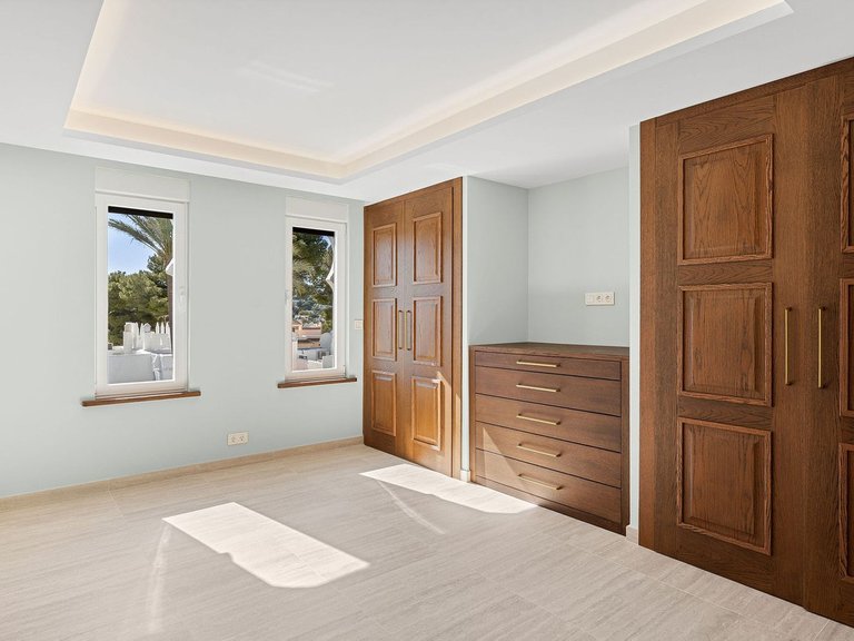 Penthouse for Sale in Marbella, Malaga, Nueva Andalucia 17