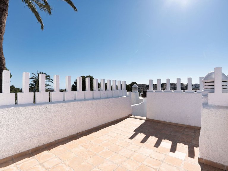 Penthouse for Sale in Marbella, Malaga, Nueva Andalucia 24