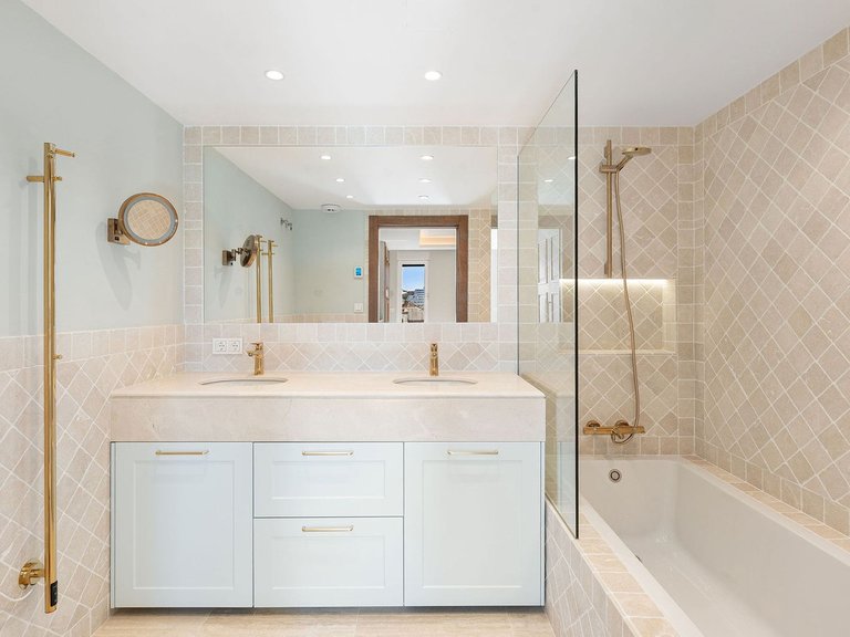 Penthouse for Sale in Marbella, Malaga, Nueva Andalucia 18