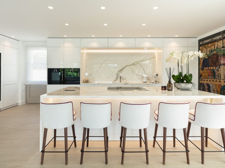 Villa for Sale in Marbella, Malaga, Nueva Andalucia 10