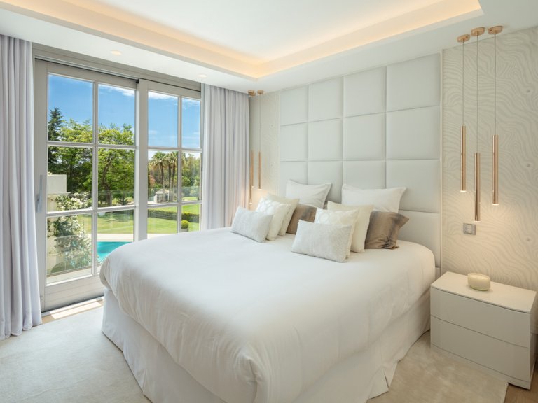 Villa for Sale in Marbella, Malaga, Nueva Andalucia 14