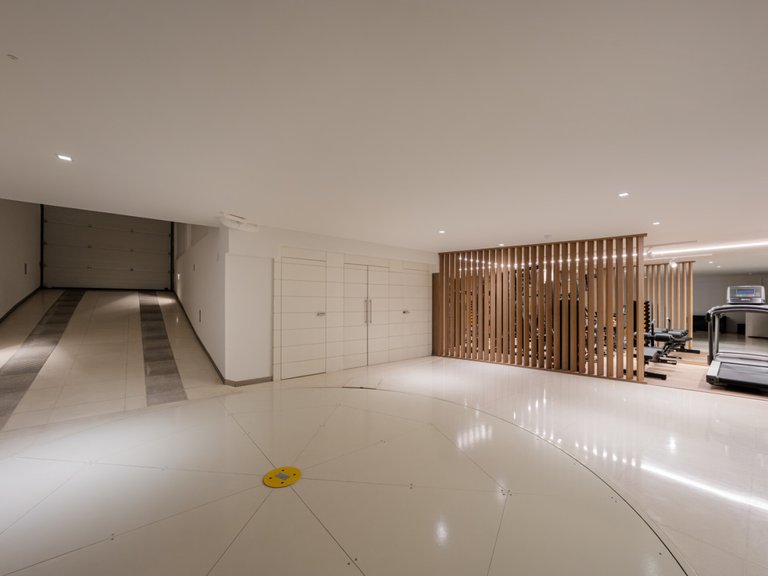 Villa for Sale in Marbella, Malaga, Marbella Golden Mile 25