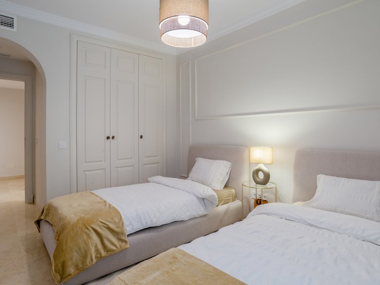 Apartment for Sale in Marbella, Malaga, Marbella Golden Mile 18