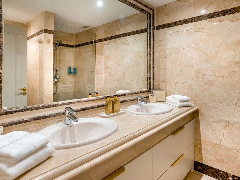 Apartment for Sale in Marbella, Malaga, Marbella Golden Mile 10