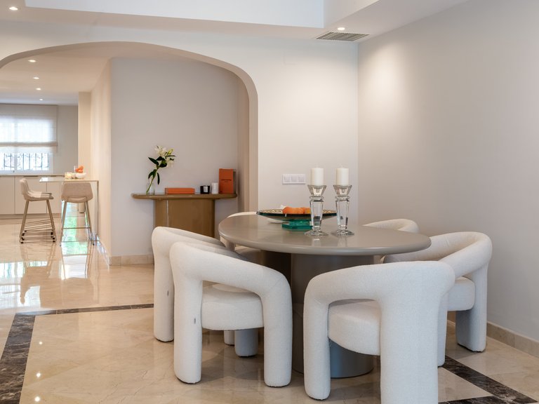 Apartment for Sale in Marbella, Malaga, Marbella Golden Mile 4