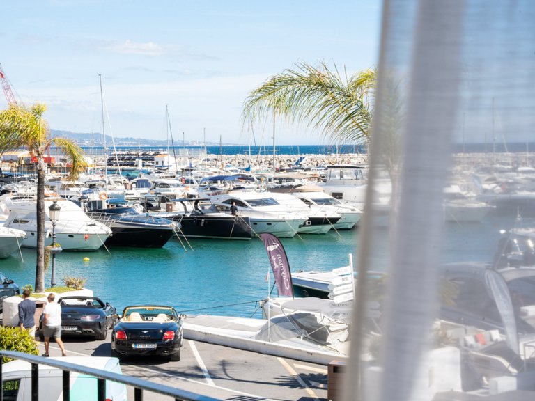 Apartment for Sale in Marbella, Malaga, Marbella - Puerto Banus 4