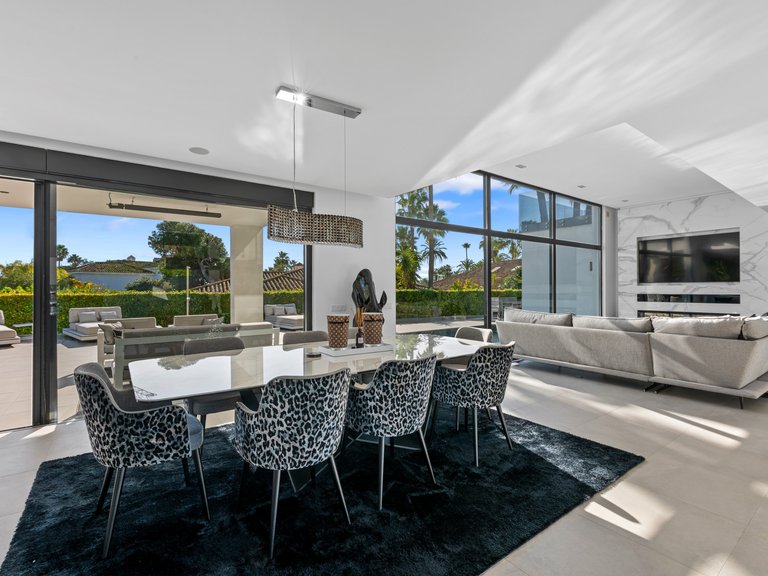 Villa for Sale in Marbella, Malaga, Marbella Este 27