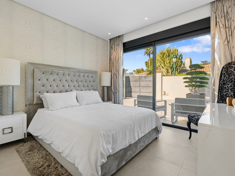 Villa for Sale in Marbella, Malaga, Marbella Este 19