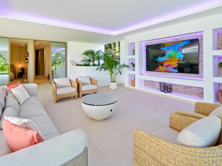 Villa for Sale in Marbella, Malaga, Nueva Andalucia 15