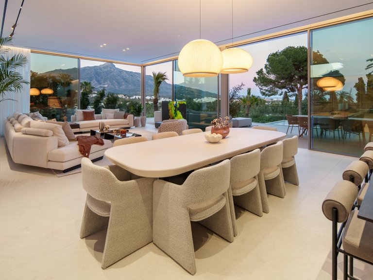 Villa for Sale in Marbella, Malaga, Nueva Andalucia 7