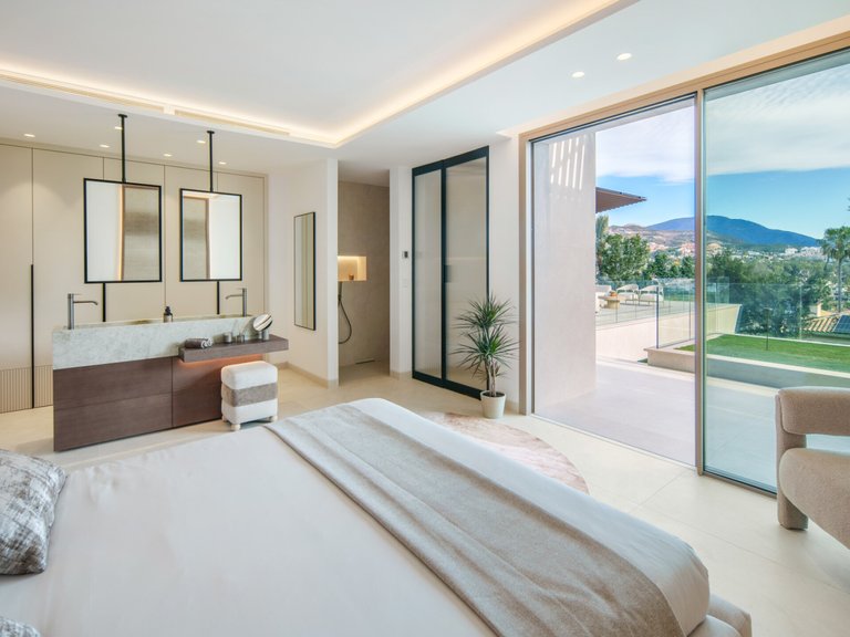 Villa for Sale in Marbella, Malaga, Nueva Andalucia 18