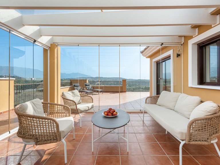 Elegant penthouse med stor terrass och panoramautsikt över golfbanan i Urb. Hercesa Calanova Golf 12