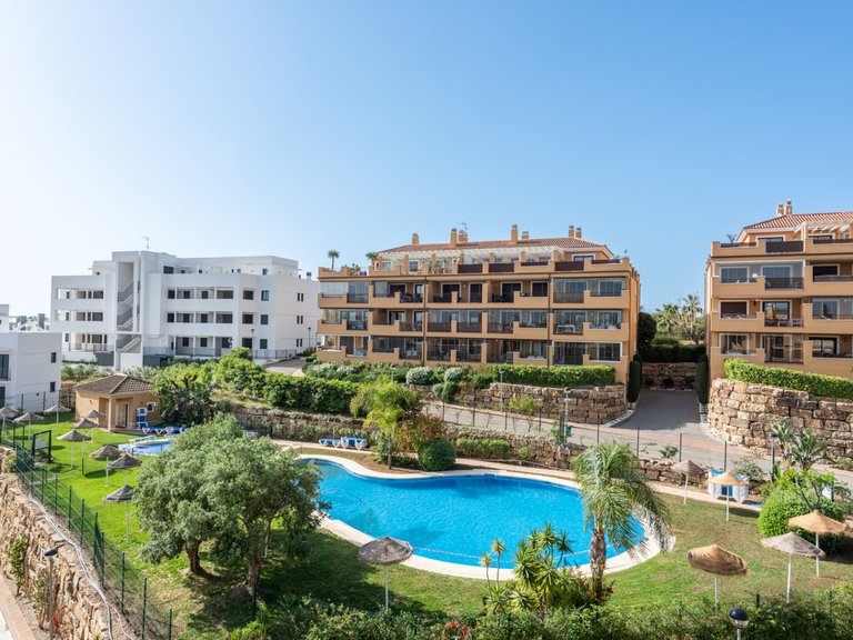 Elegant penthouse med stor terrass och panoramautsikt över golfbanan i Urb. Hercesa Calanova Golf 2