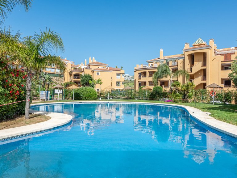 Elegant penthouse med stor terrass och panoramautsikt över golfbanan i Urb. Hercesa Calanova Golf 23