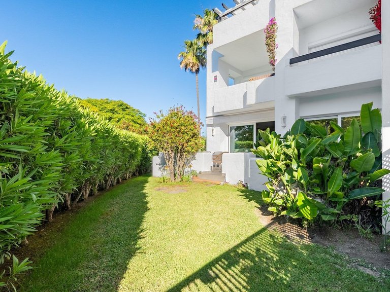 Apartment for Sale in Marbella, Malaga, Marbella Golden Mile 2