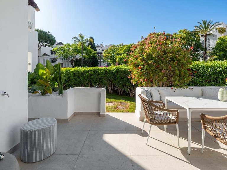 Apartment for Sale in Marbella, Malaga, Marbella Golden Mile 10