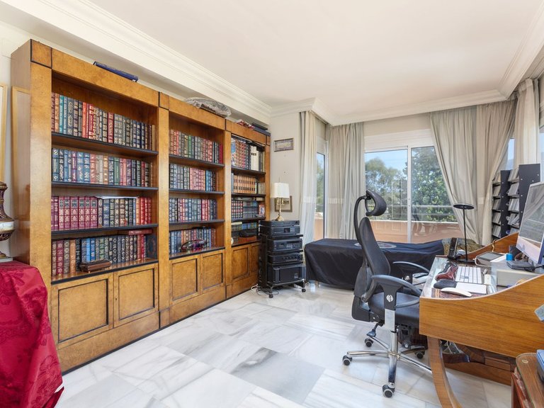 Apartment for Sale in Marbella, Malaga, Nueva Andalucia 13