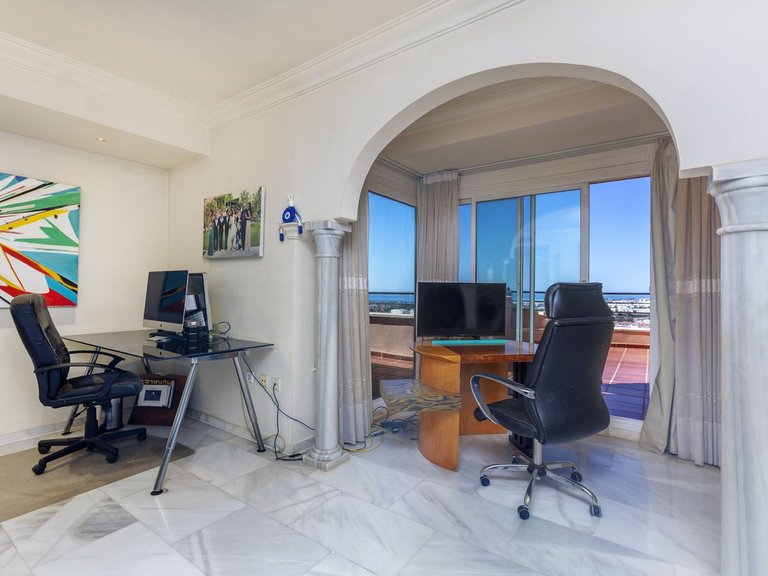 Apartment for Sale in Marbella, Malaga, Nueva Andalucia 5