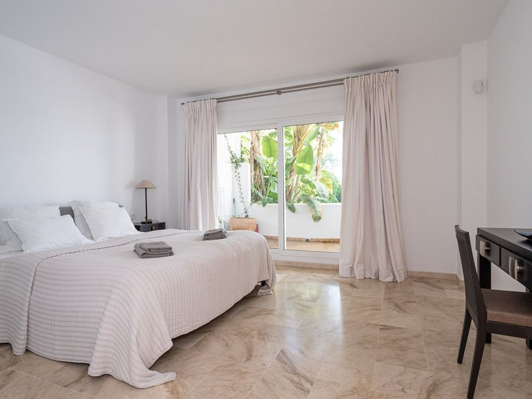 Apartment for Sale in Marbella, Malaga, Marbella Este 18