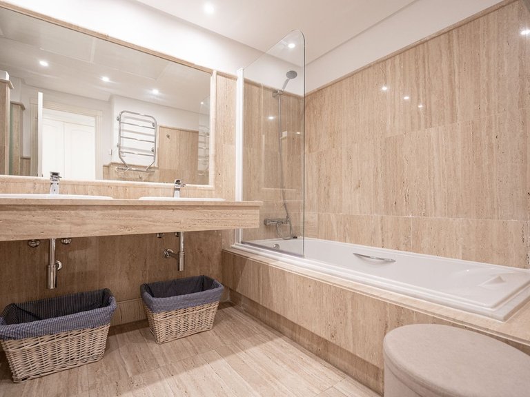 Apartment for Sale in Marbella, Malaga, Marbella Este 16