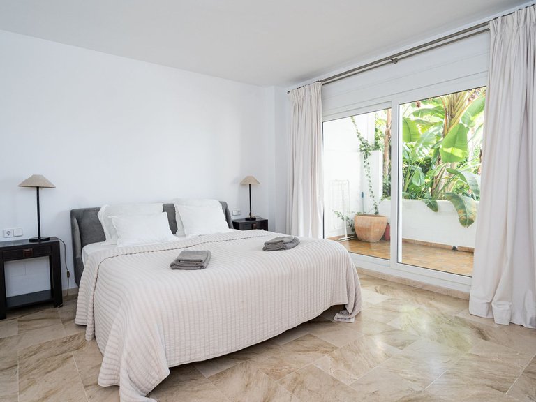 Apartment for Sale in Marbella, Malaga, Marbella Este 19