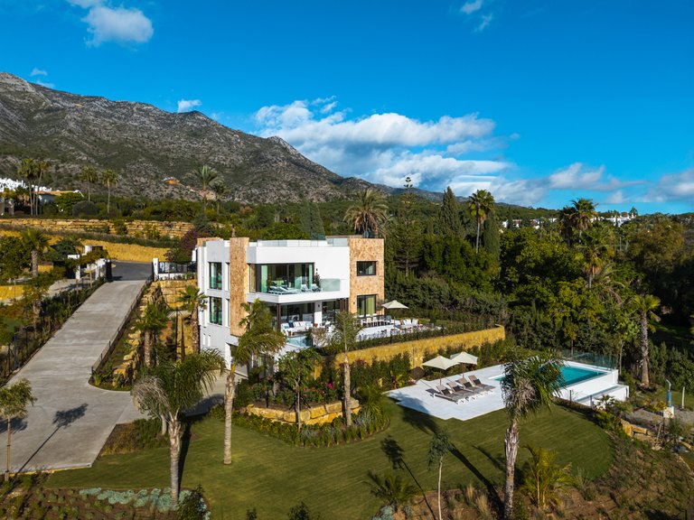 Villa for Sale in Marbella, Malaga, Marbella Golden Mile 1