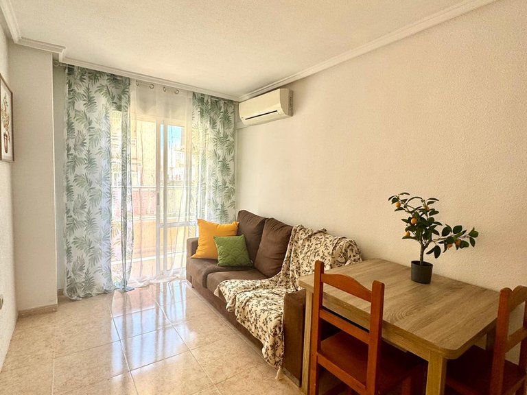 Apartment for sale in Torrevieja, Alicante 1