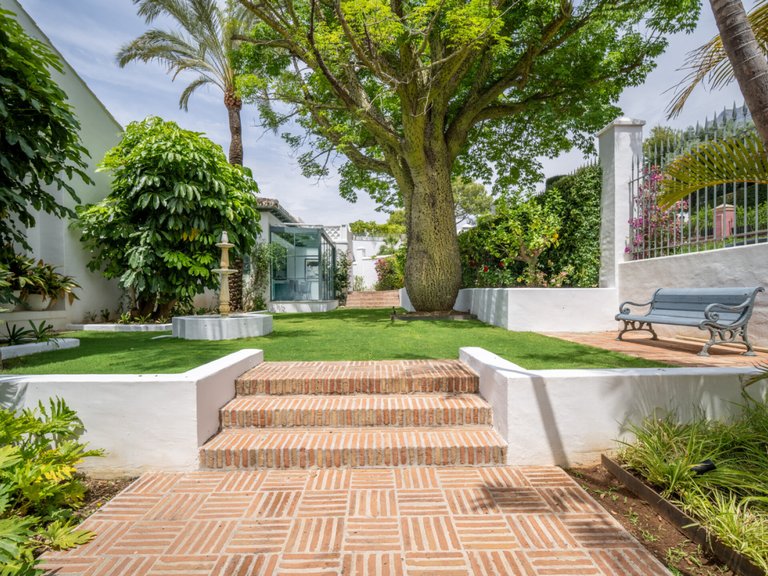 Villa for Sale in Marbella, Malaga, Marbella Golden Mile 21