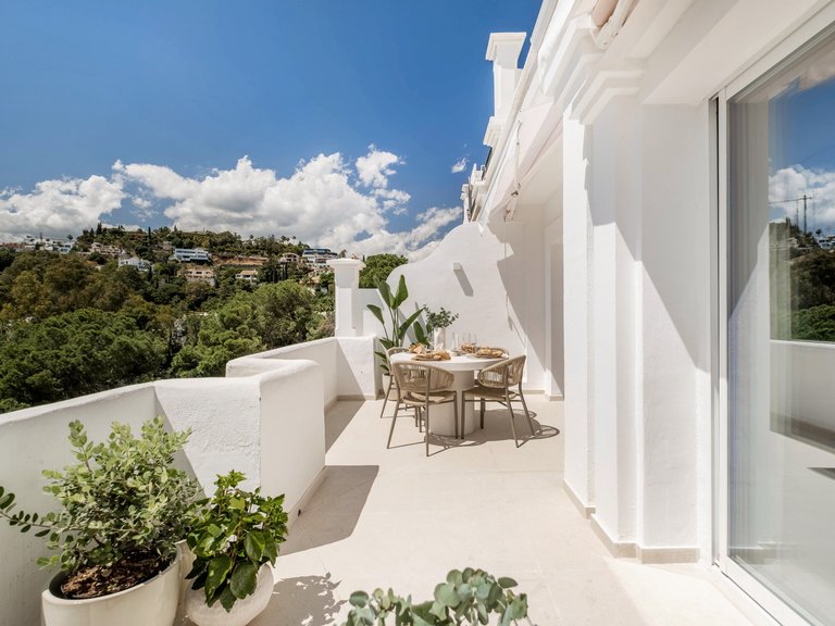 Apartment for Sale in Benahavis, Malaga, La Quinta 8