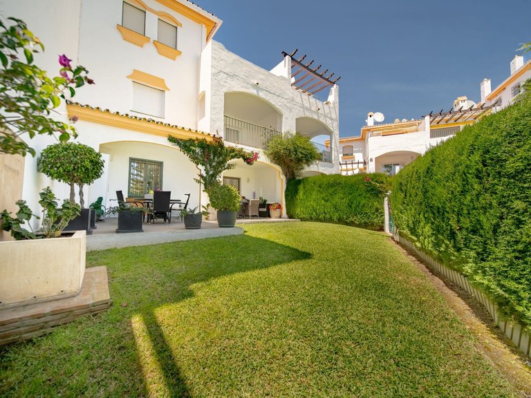 Apartment for Sale in Marbella, Malaga, Nueva Andalucia 2