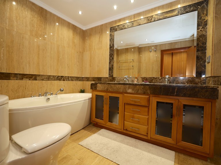 Apartment for Sale in Marbella, Malaga 27