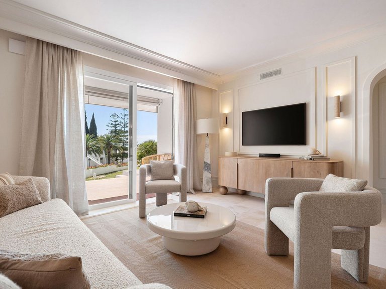 Apartment for Sale in Marbella, Malaga, Nueva Andalucia 5