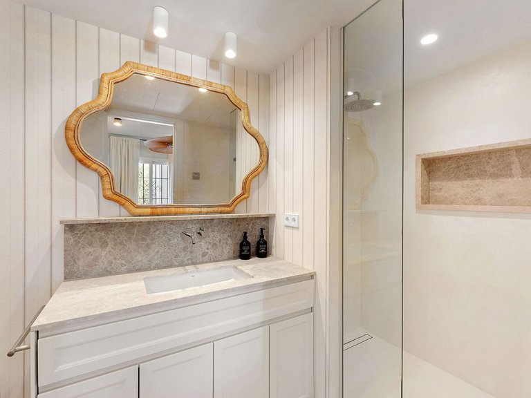 Apartment for Sale in Marbella, Malaga, Nueva Andalucia 14