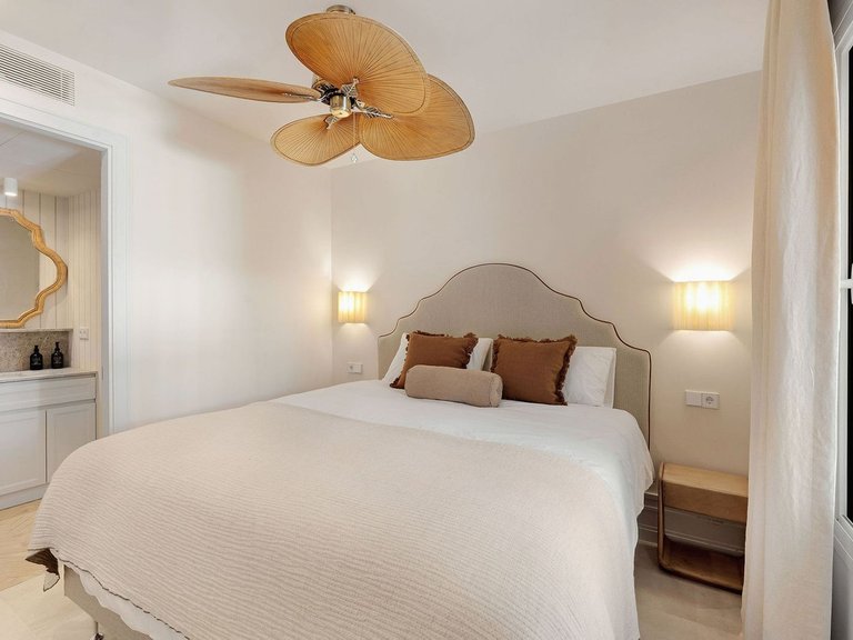 Apartment for Sale in Marbella, Malaga, Nueva Andalucia 11