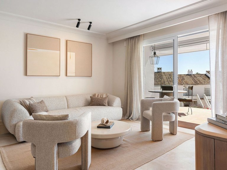 Apartment for Sale in Marbella, Malaga, Nueva Andalucia 3