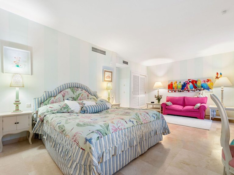 Villa for Sale in Marbella, Malaga 31