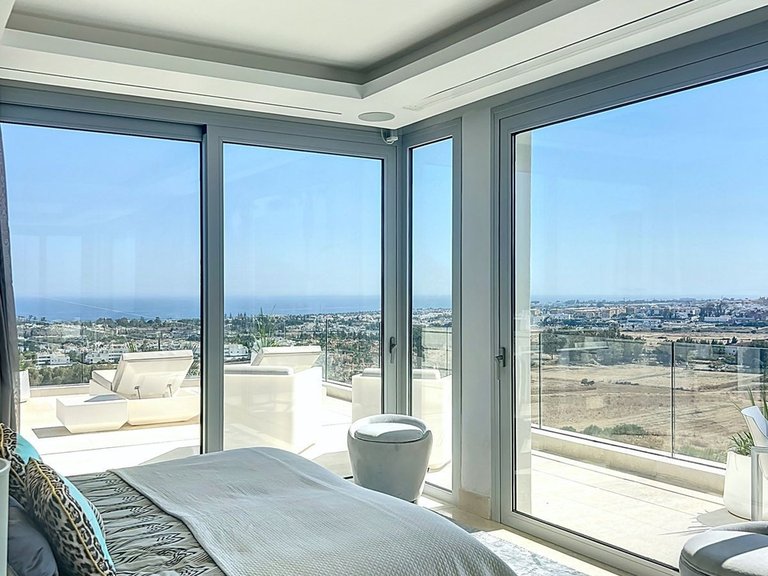 Villa for Sale in Marbella, Malaga, Nueva Andalucia 48