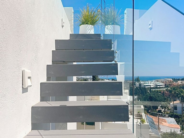 Villa for Sale in Marbella, Malaga, Nueva Andalucia 16