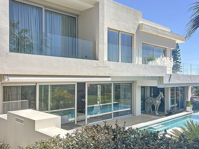 Villa for Sale in Marbella, Malaga, Nueva Andalucia 1