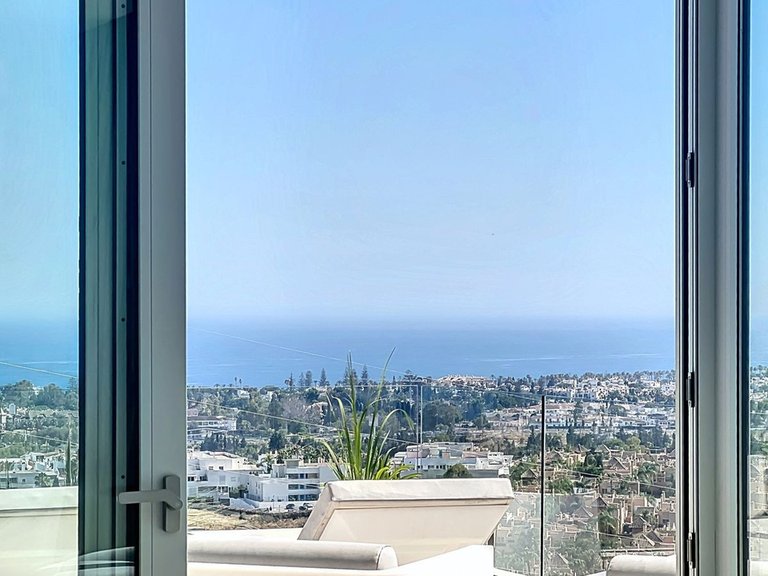 Villa for Sale in Marbella, Malaga, Nueva Andalucia 49