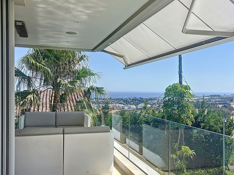 Villa for Sale in Marbella, Malaga, Nueva Andalucia 36
