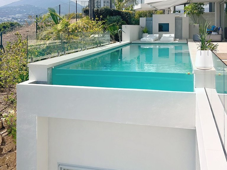 Villa for Sale in Marbella, Malaga, Nueva Andalucia 43